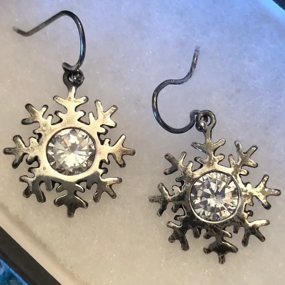 Silpada Sterling Silver Cubic Zirconia Snowflake Earrings W1459 - Picture 3 of 16